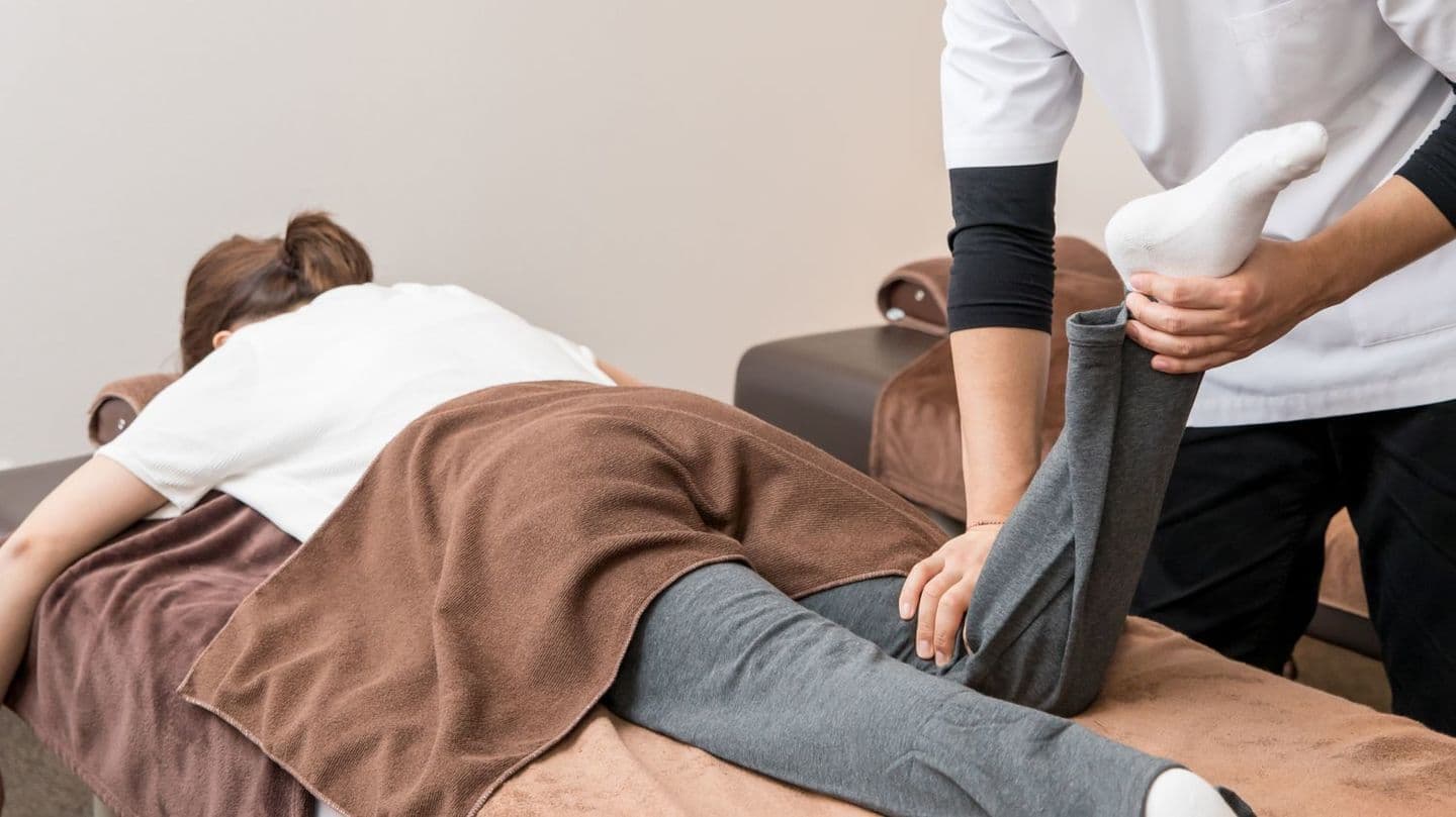 マッサージ受ける女性